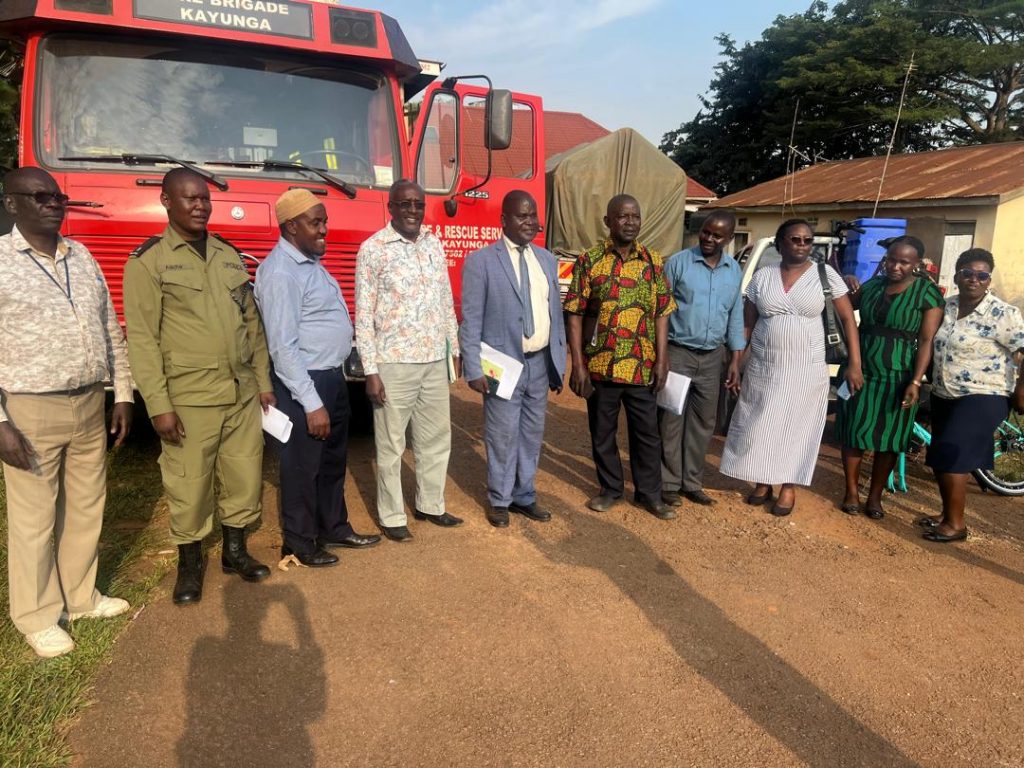 2024/25 +++ Pumpe im Feueerwehrfahrzeug defekt +++ Feuerwehr Witzenhausen spendet Ersatz und noch manches mehr+++ der Transport ist schwieriger als erwartet +++